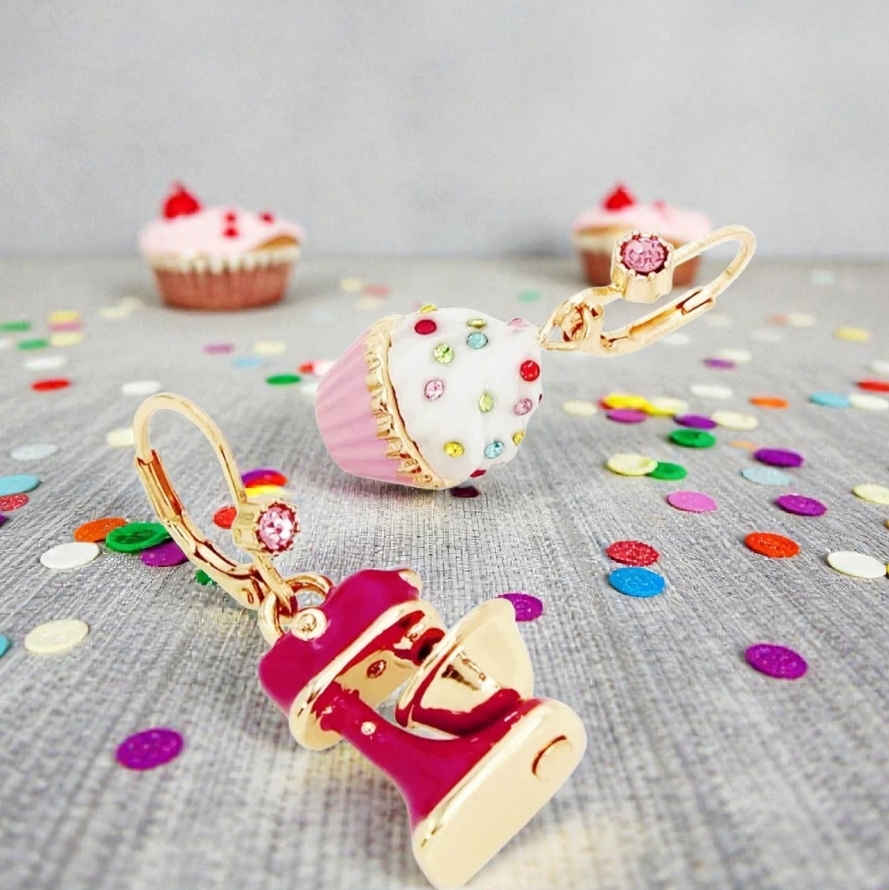 NEW Betsey Johnson Gold Tone Mixer & Cupcake Mismatch Drop Earrings Pink Color - Picture 2 of 7